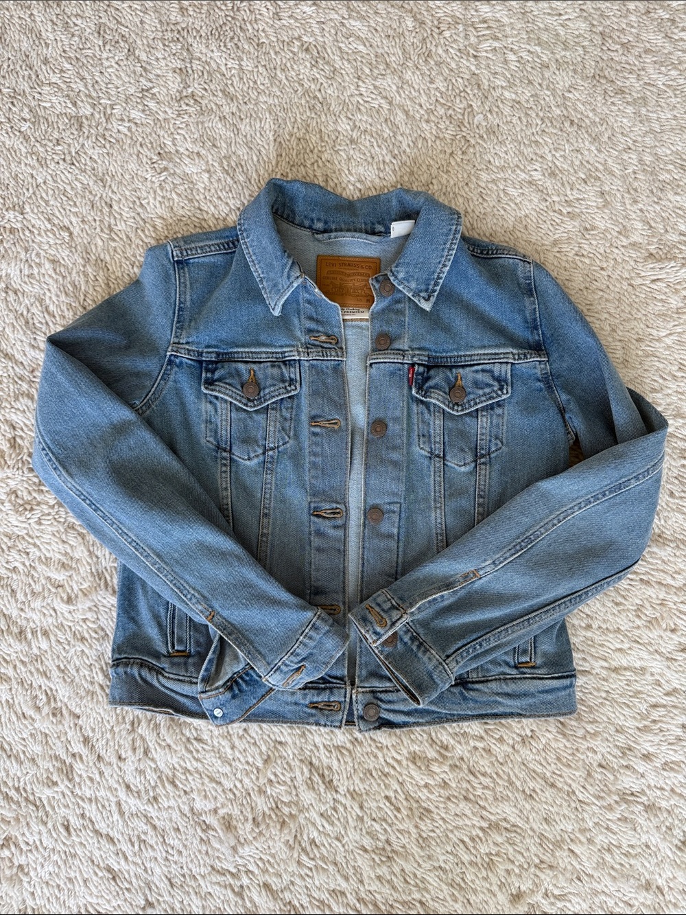 Levi's Women's Light Blue Denim Jacket - Classic Trucker Style